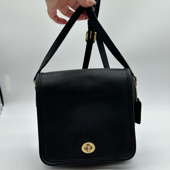 Coach • 9076 Companion Flap - Picture 6 of 14